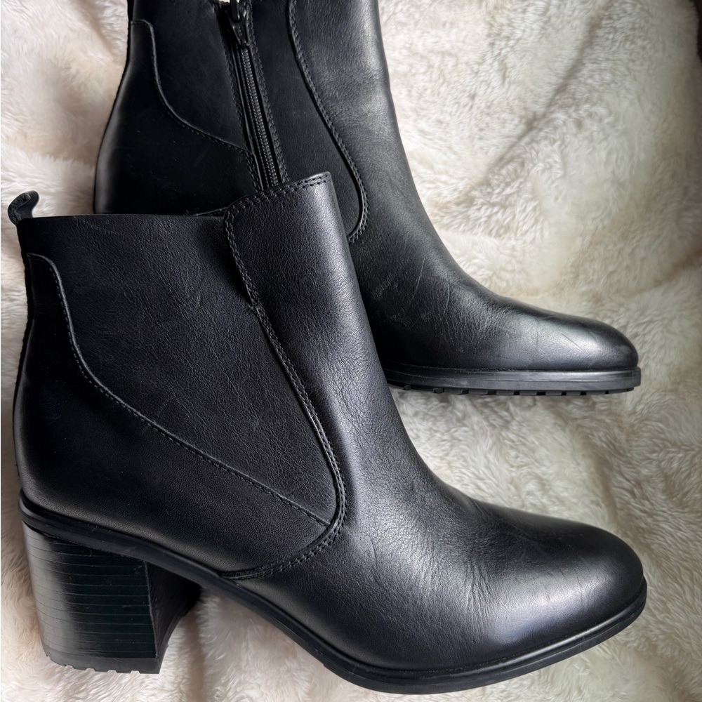 Naturalizer Black Ankle Booties